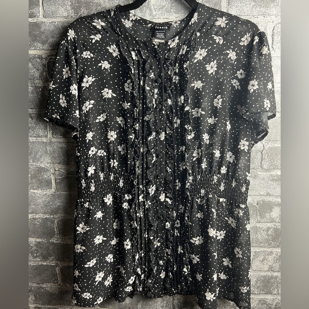 Torrid Womanβs Floral Blouse Sheer Button Down Cinched Waist 1x - Picture 1 of 5